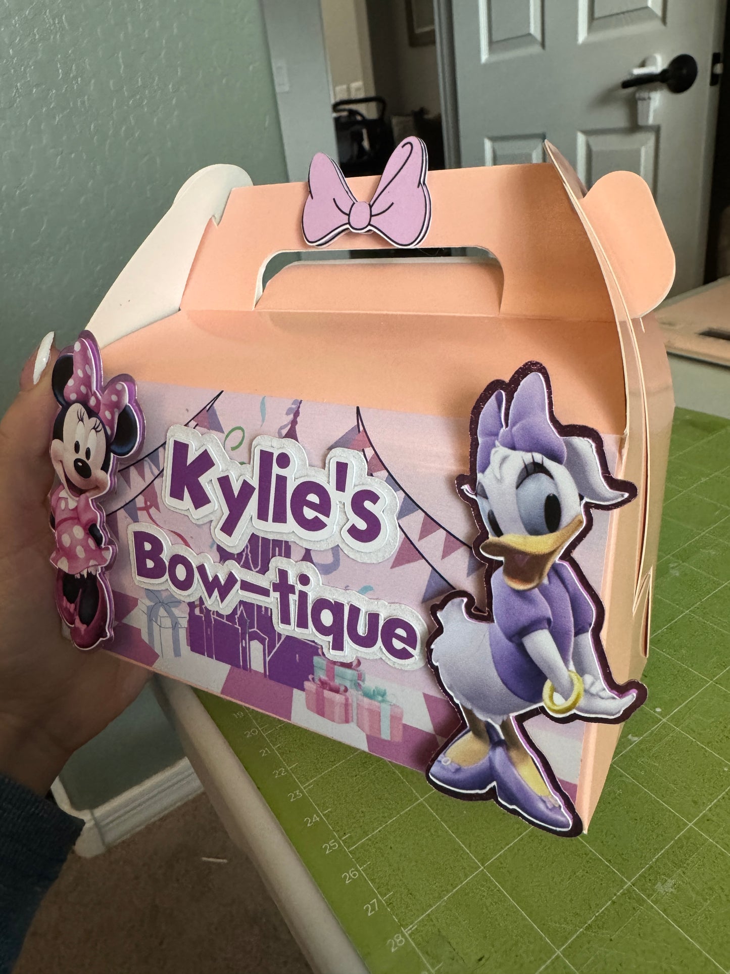 Minnie bow-tique - Gable box