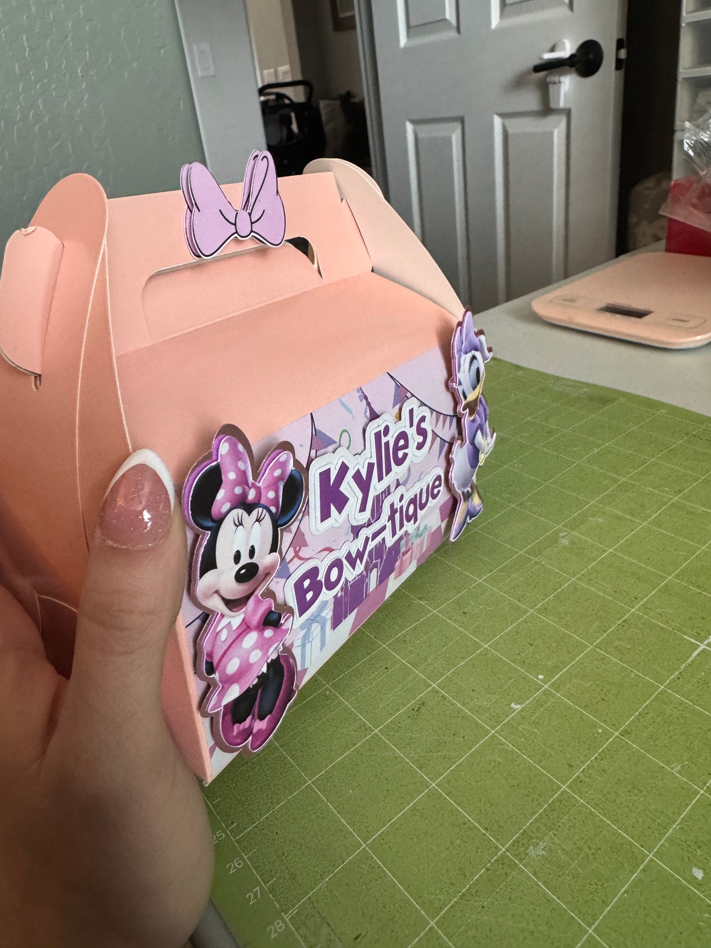 Minnie bow-tique - Gable box