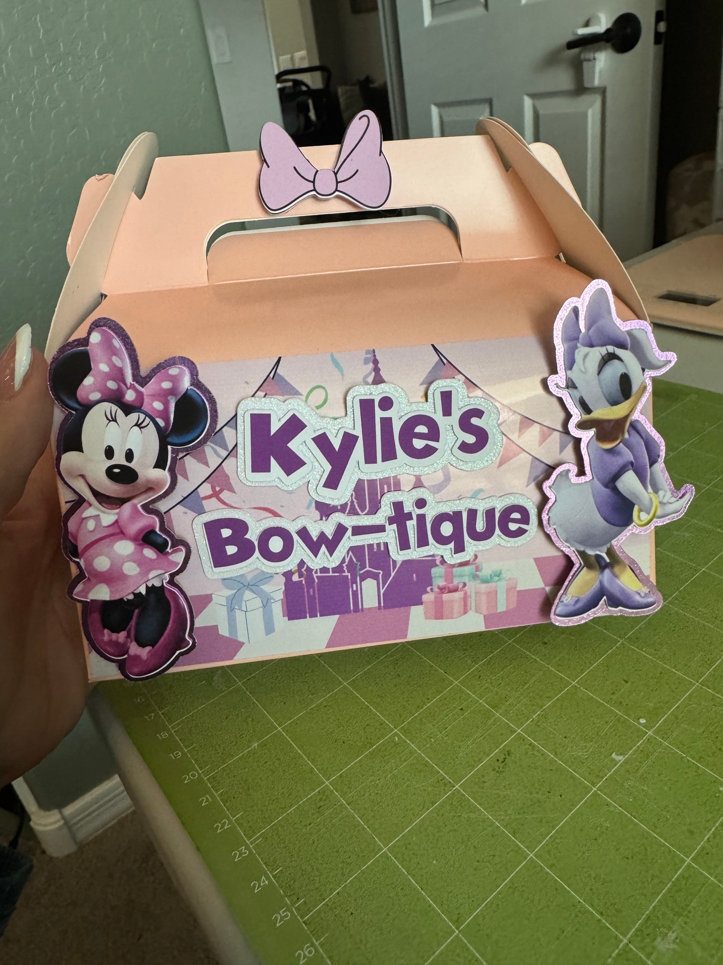 Minnie bow-tique - Gable box