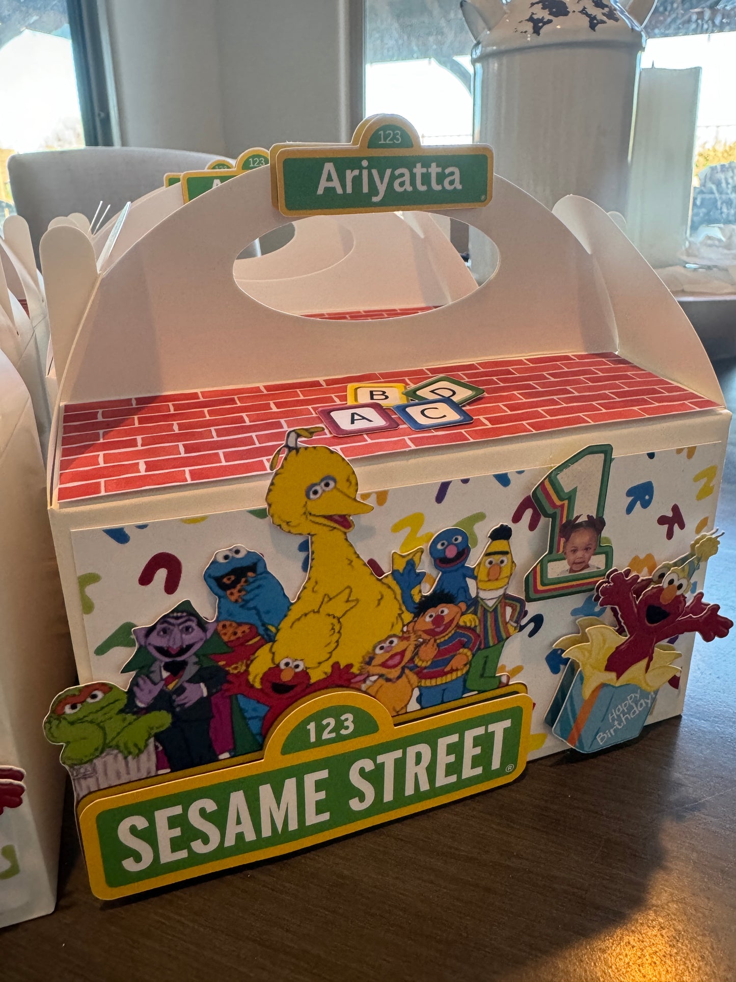 Sesame Street - Gable box