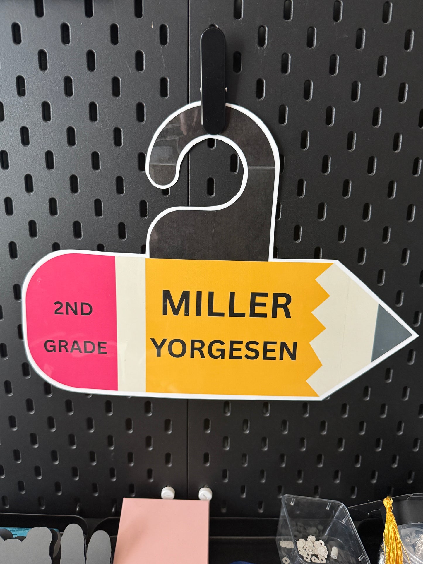 Car line pick-up sign