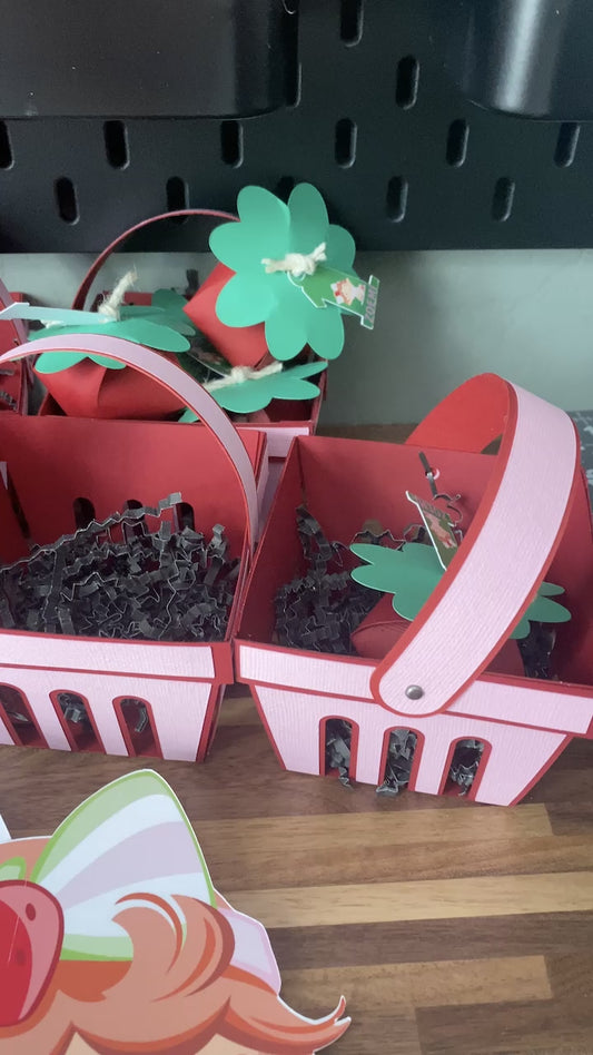 Strawberry Shortcake - Centerpiece
